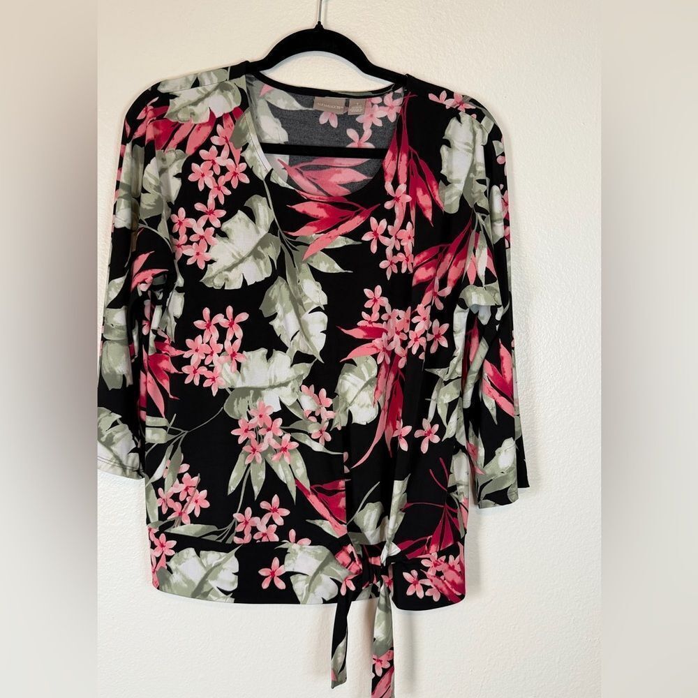 Chico’s Top Blouse Black Floral 3/4 Sleeves Side Tie Size 1 (Med 8)